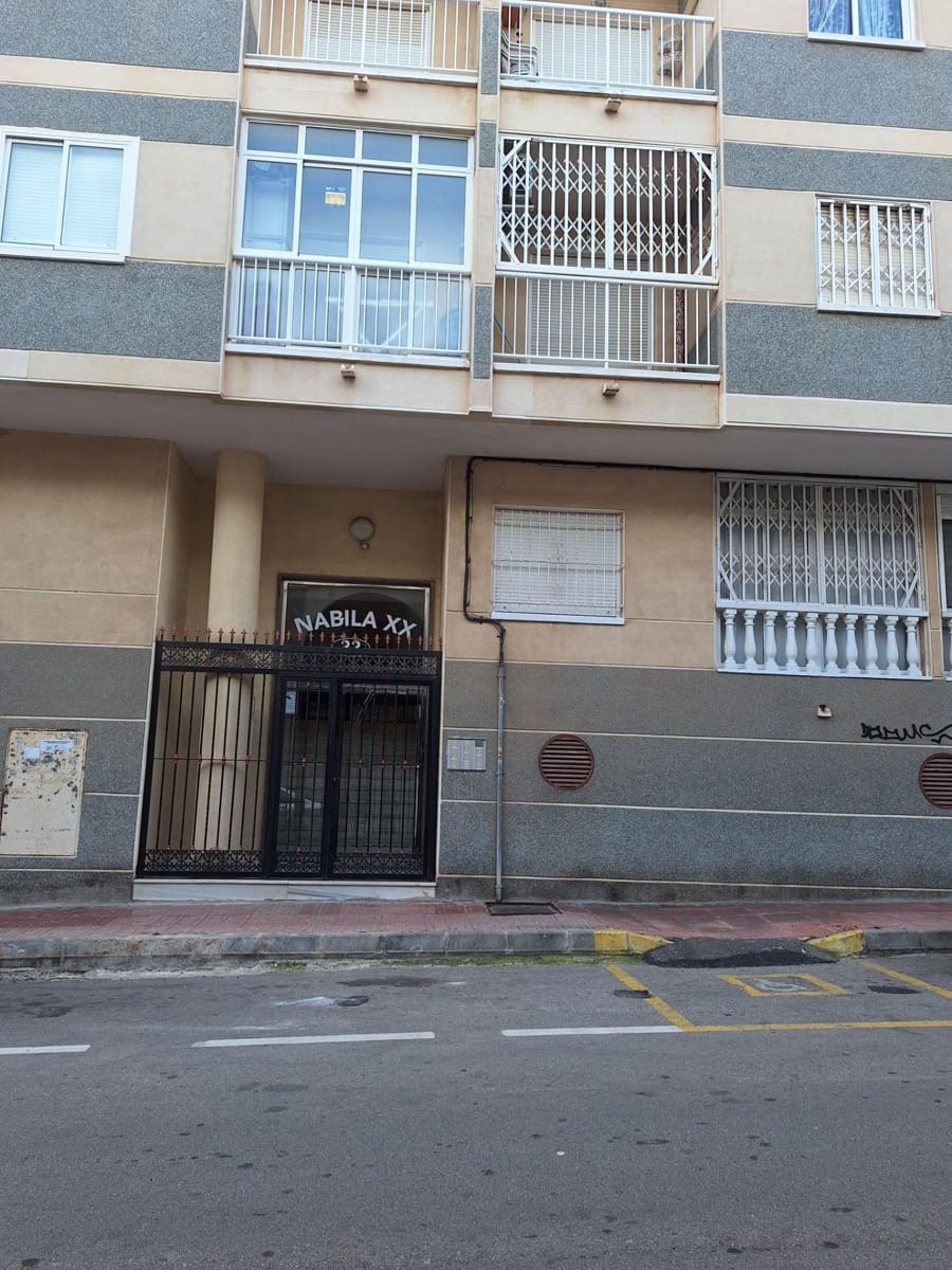 3 Zimmer Apartment zu verkaufen in Torrevieja mit Pool - 145.000 € (Ref: 9565239)