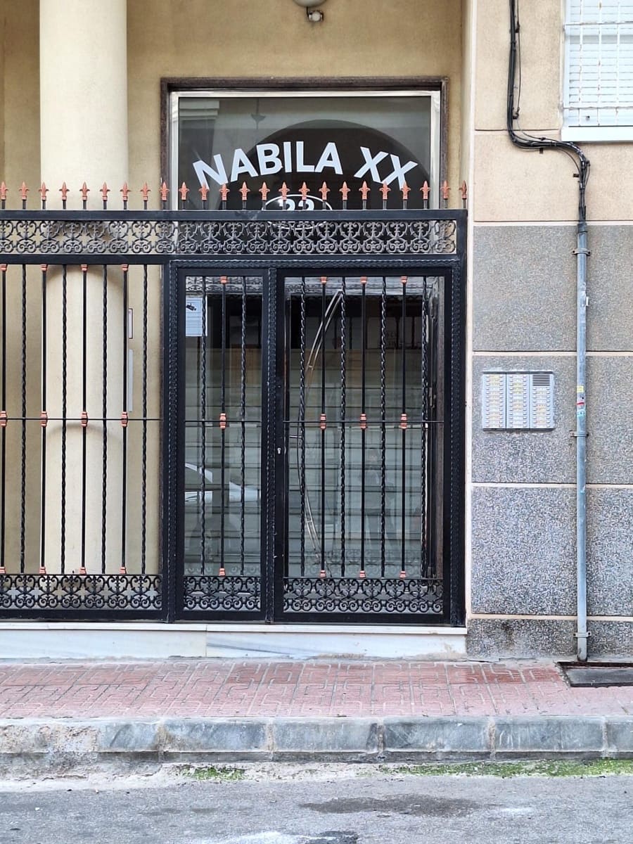 3 Zimmer Apartment zu verkaufen in Torrevieja mit Pool - 145.000 € (Ref: 9565239)