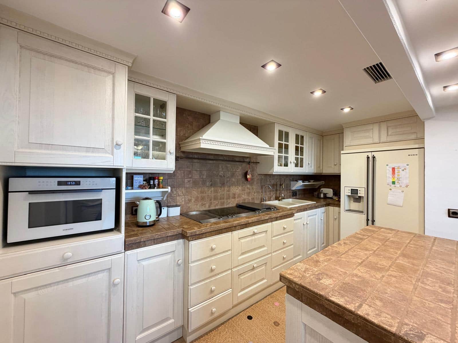 Ático de 3 habitaciones en Torrevieja en venta con piscina garaje - 499.900 € (Ref: 9565240)