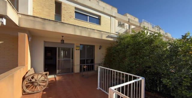 6 makuuhuone Rivitalo myytävänä paikassa Alicante Golf, Alicante kaupunki mukana uima-altaan 
autotalli - 698 000 € (Ref: 9565241)