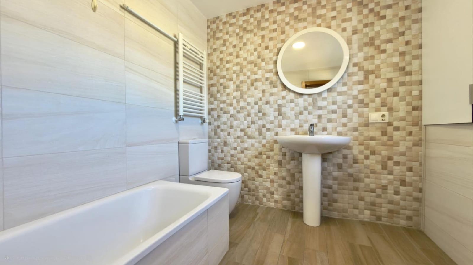 6 makuuhuone Rivitalo myytävänä paikassa Alicante kaupunki mukana uima-altaan 
autotalli - 698 000 € (Ref: 9565241)