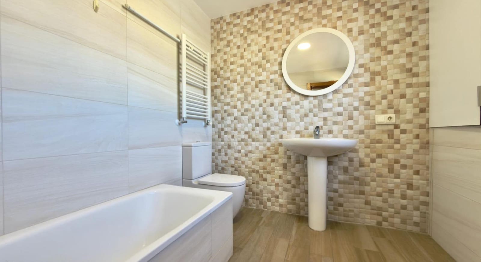 6 makuuhuone Rivitalo myytävänä paikassa Alicante kaupunki mukana uima-altaan 
autotalli - 698 000 € (Ref: 9565241)