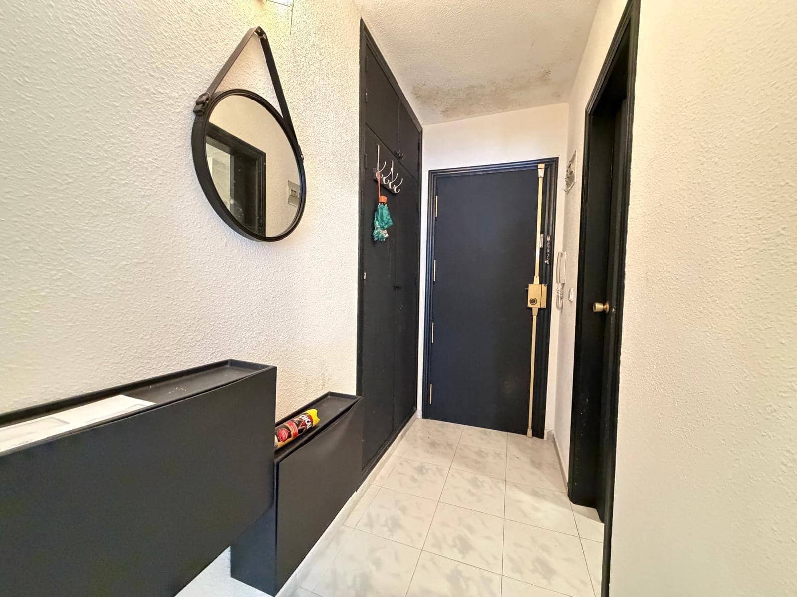 Studio for sale in Torrevieja - € 90,000 (Ref: 9568650)