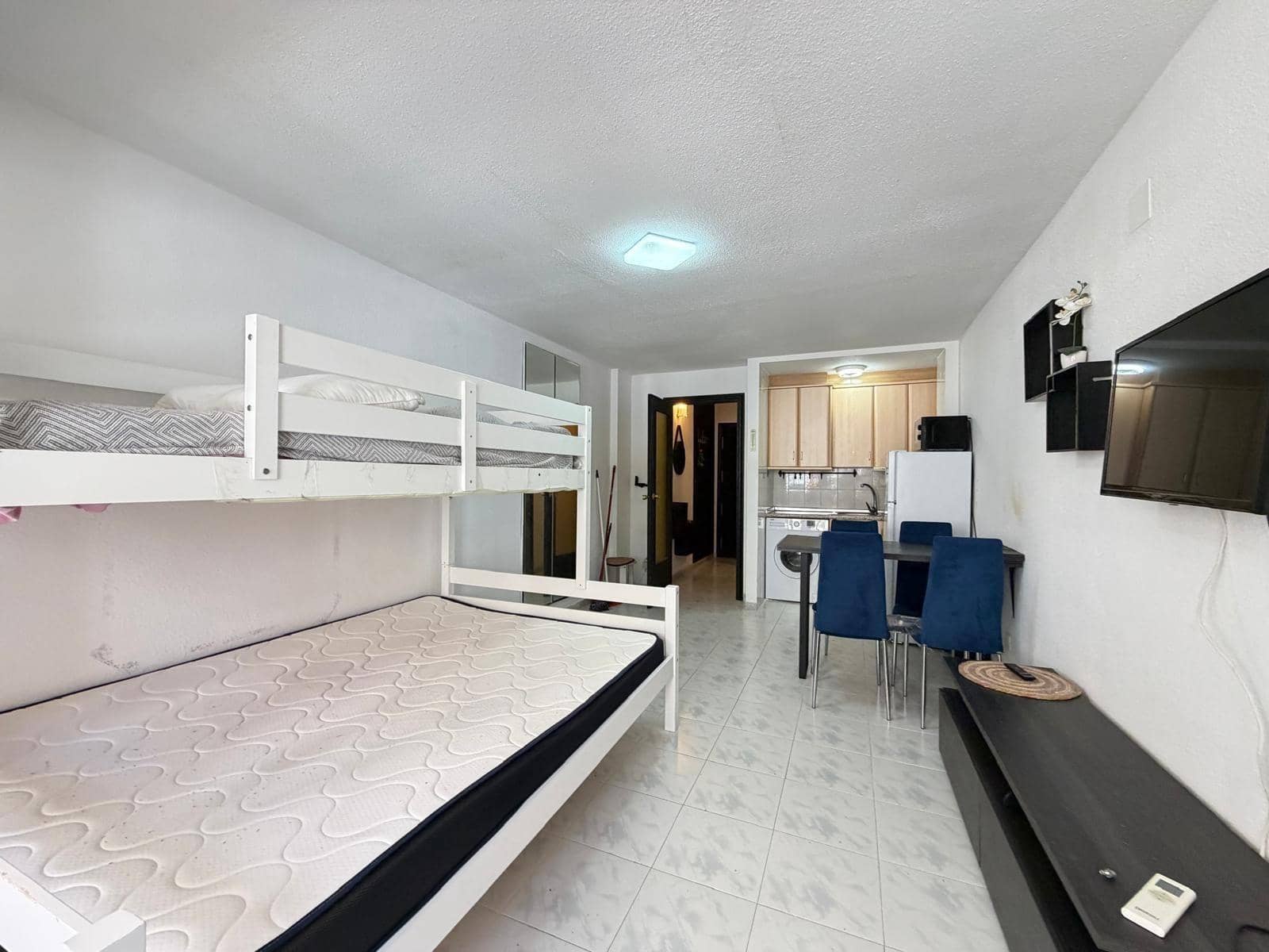 Studio for sale in Torrevieja - € 90,000 (Ref: 9568650)