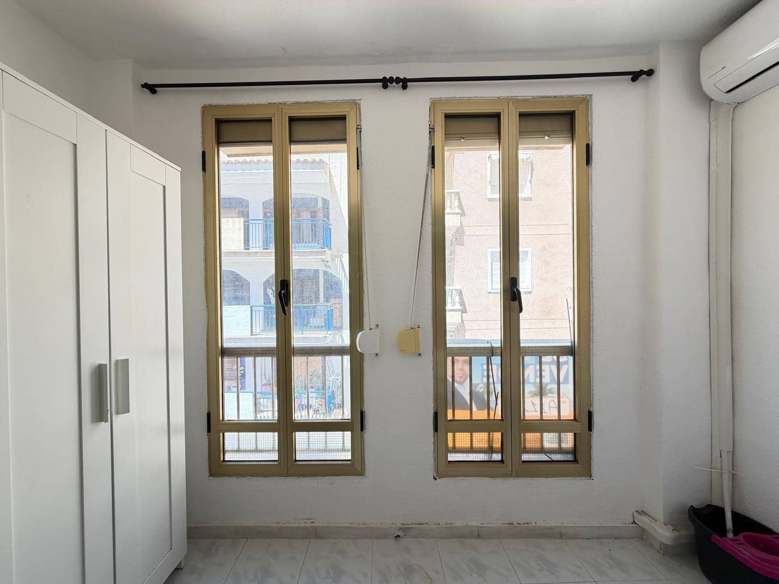 Studio for sale in Torrevieja - € 90,000 (Ref: 9568650)