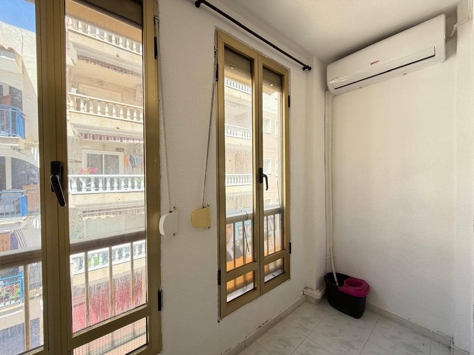 Studio for sale in Torrevieja - € 90,000 (Ref: 9568650)