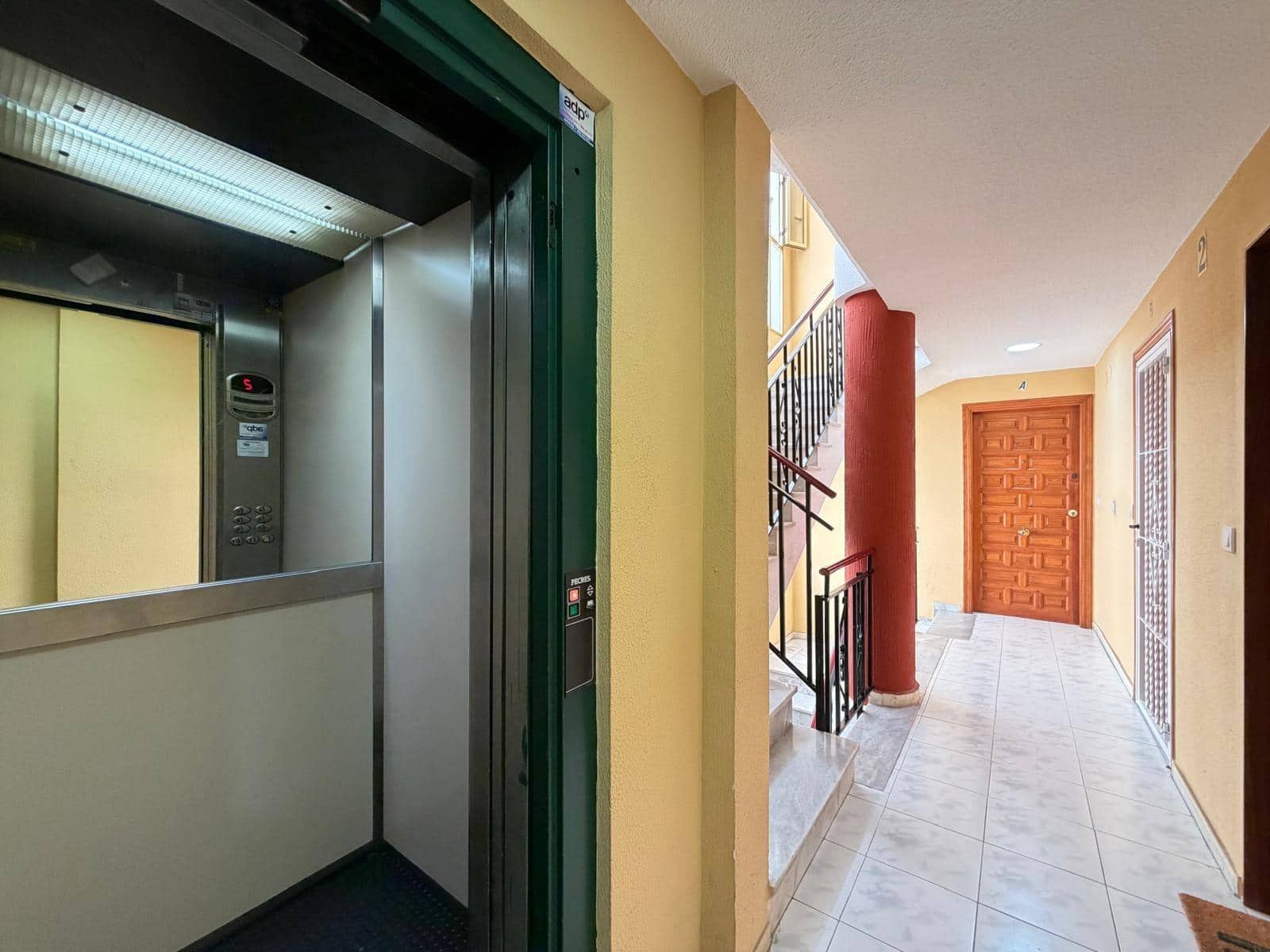 Studio for sale in Torrevieja - € 90,000 (Ref: 9568650)