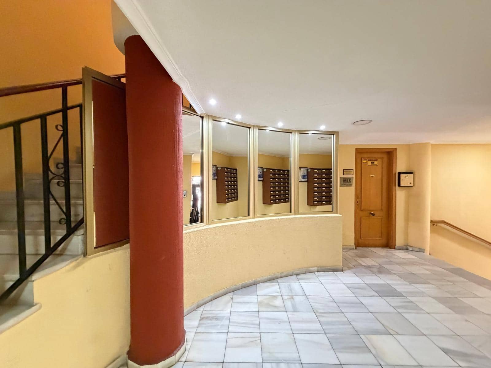 Studio for sale in Torrevieja - € 90,000 (Ref: 9568650)