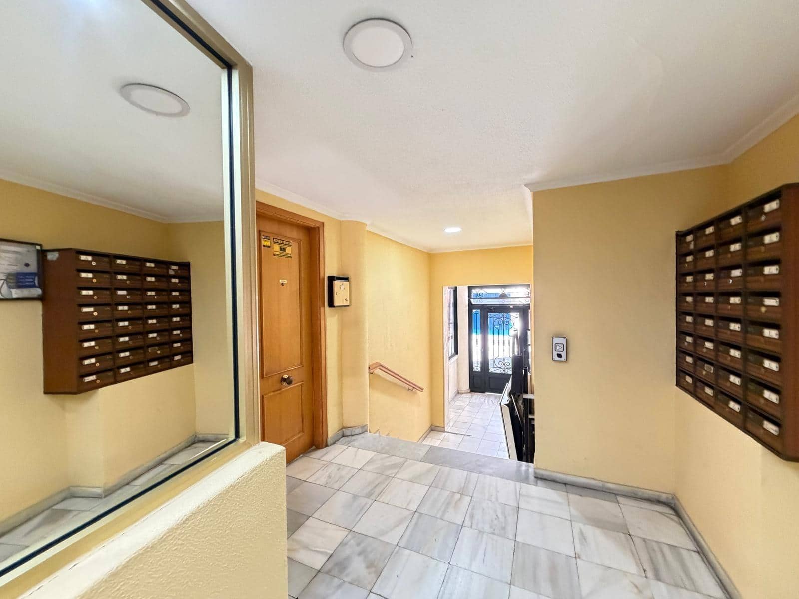 Studio for sale in Torrevieja - € 90,000 (Ref: 9568650)