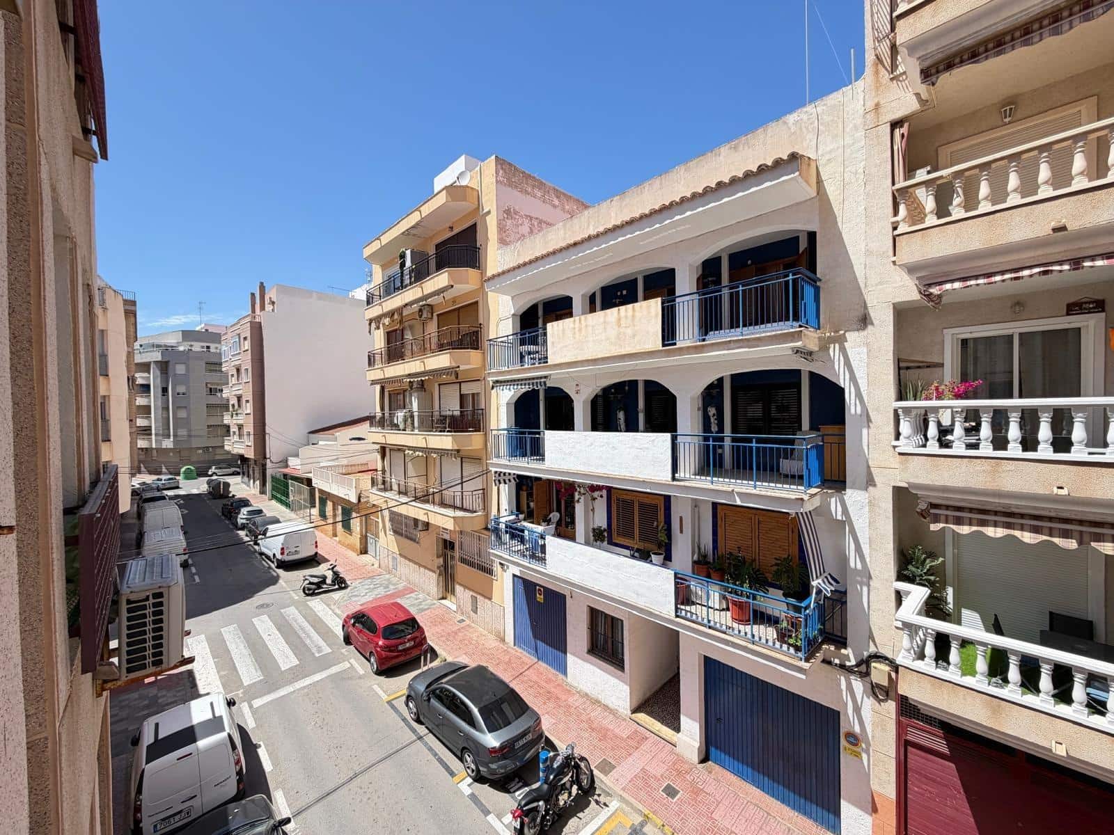 Studio for sale in Torrevieja - € 90,000 (Ref: 9568650)