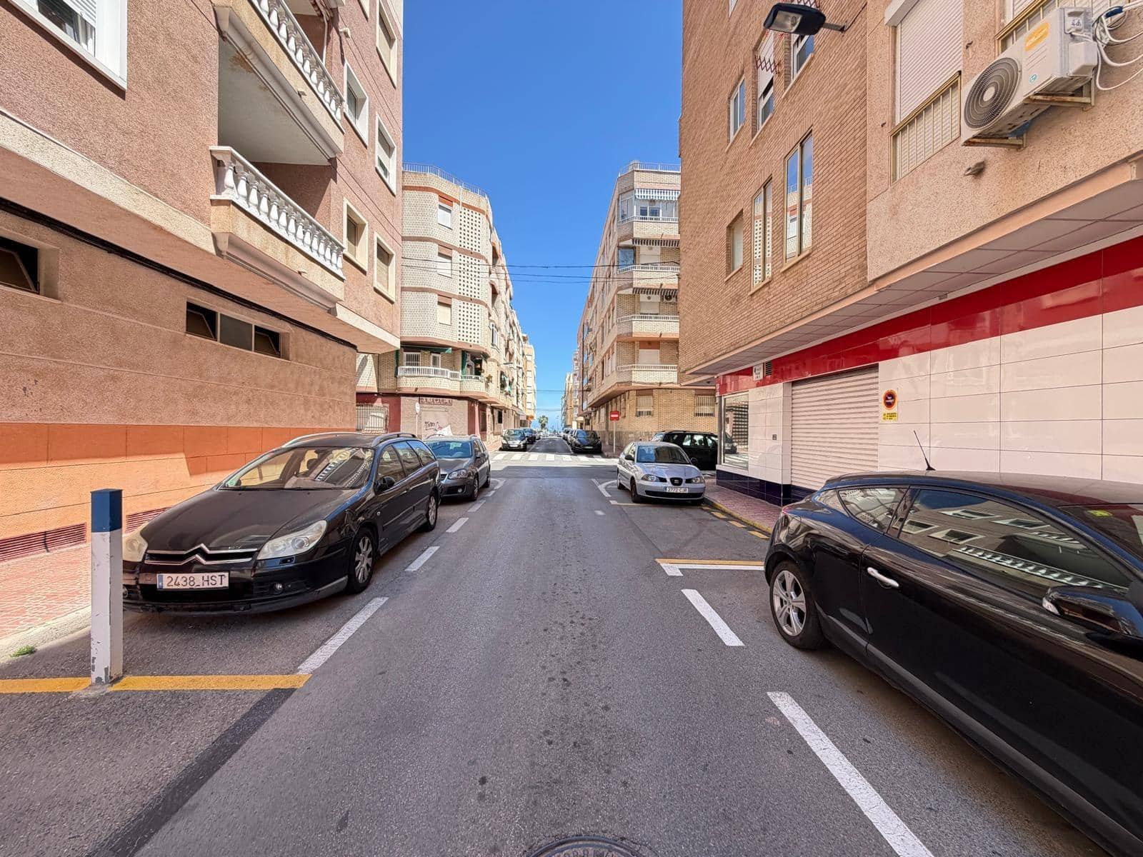 Studio for sale in Torrevieja - € 90,000 (Ref: 9568650)