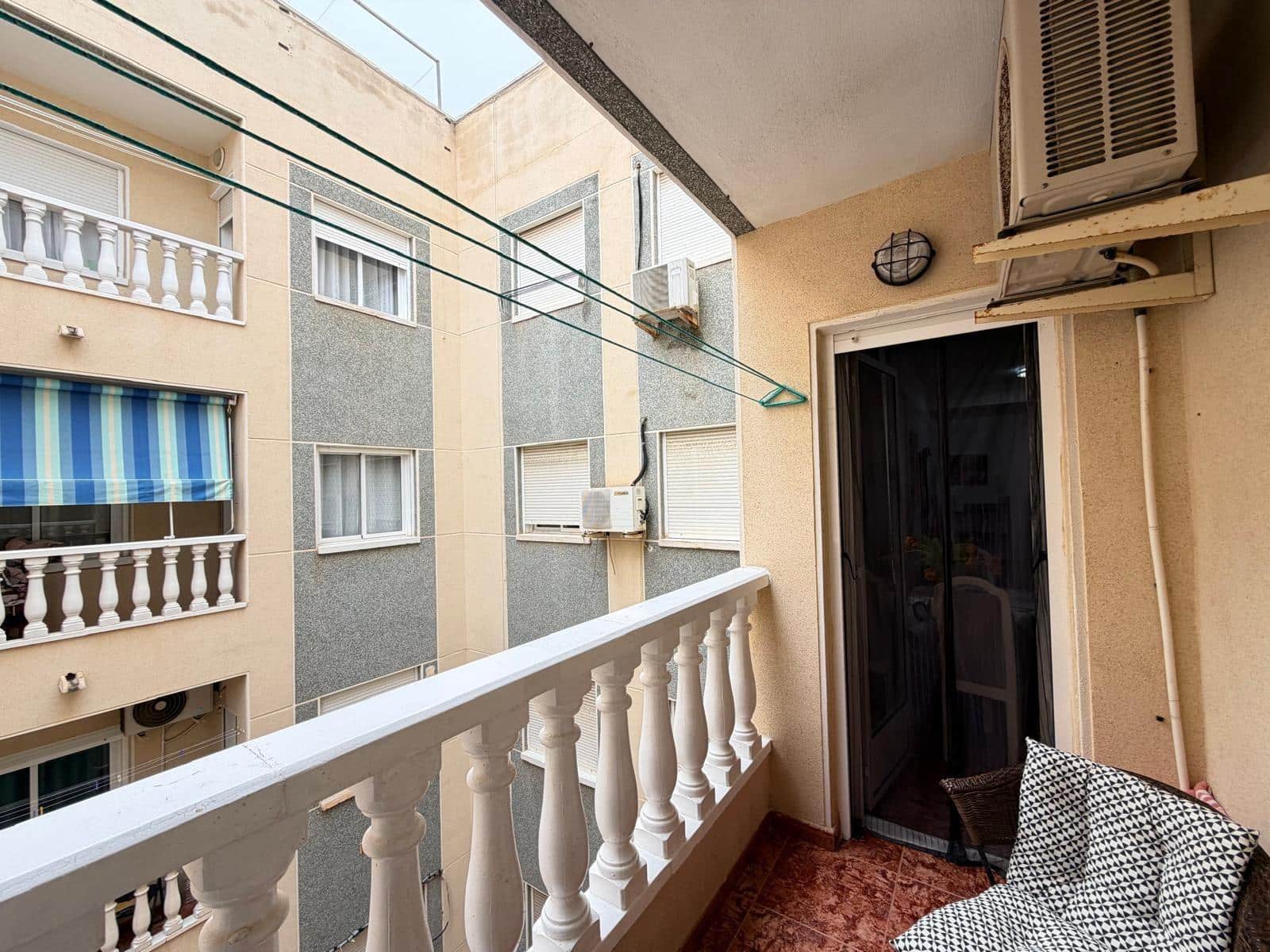 1 makuuhuone Huoneisto myytävänä paikassa Torrevieja - 119 000 € (Ref: 9568652)