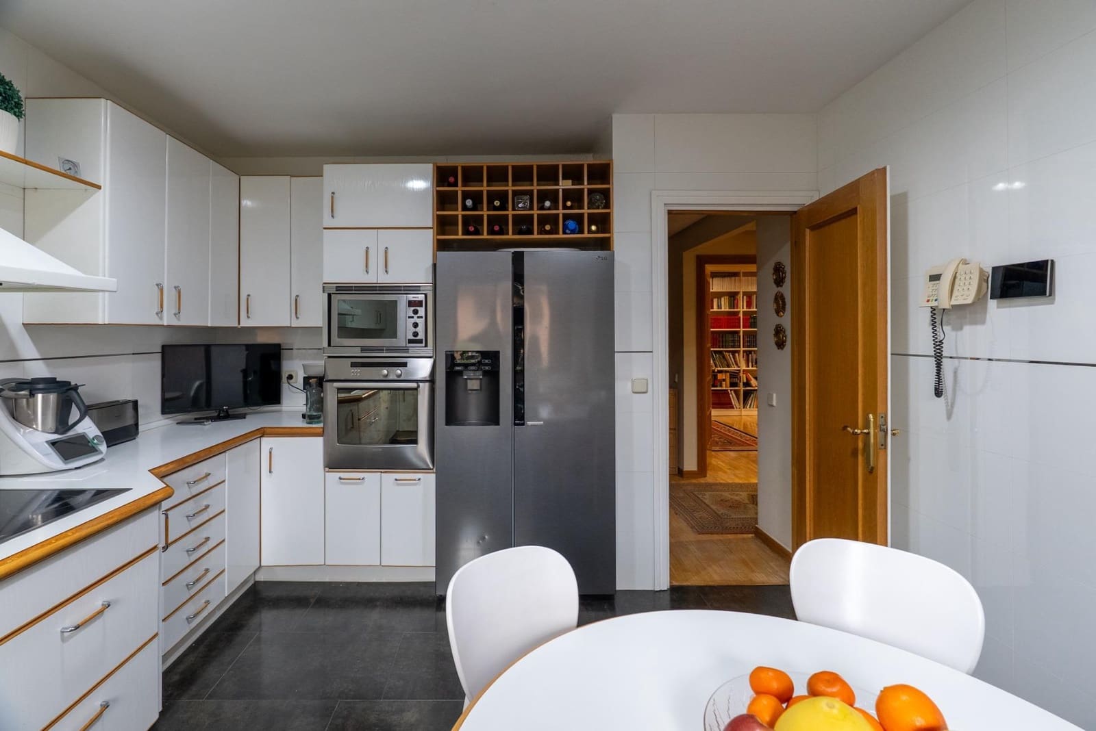 6 soverom Kjedet enebolig til salgs i Madrid by med svømmebasseng garasje - € 1 420 000 (Ref: 9568654)