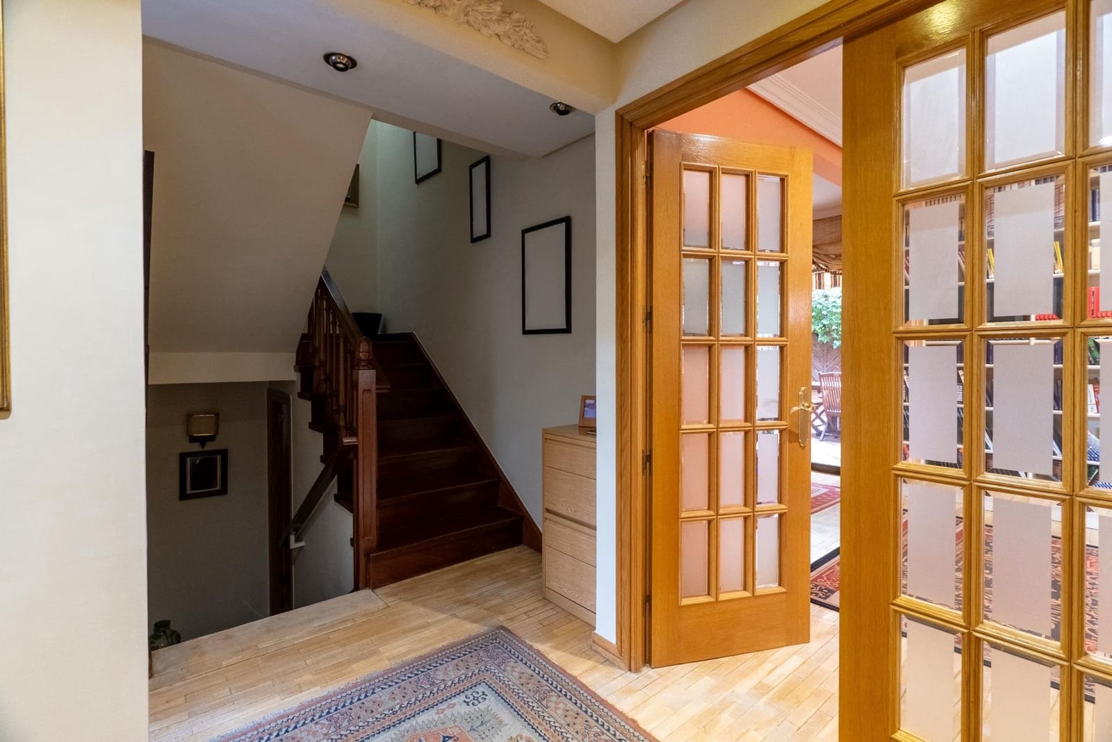 6 soverom Kjedet enebolig til salgs i Madrid by med svømmebasseng garasje - € 1 420 000 (Ref: 9568654)