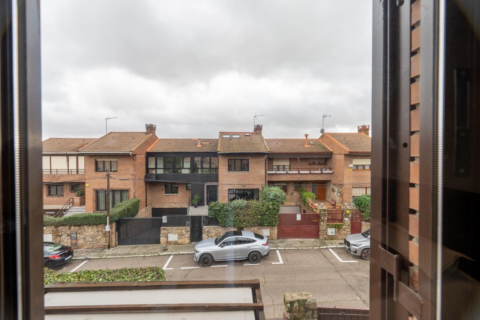 6 soverom Kjedet enebolig til salgs i Madrid by med svømmebasseng garasje - € 1 420 000 (Ref: 9568654)