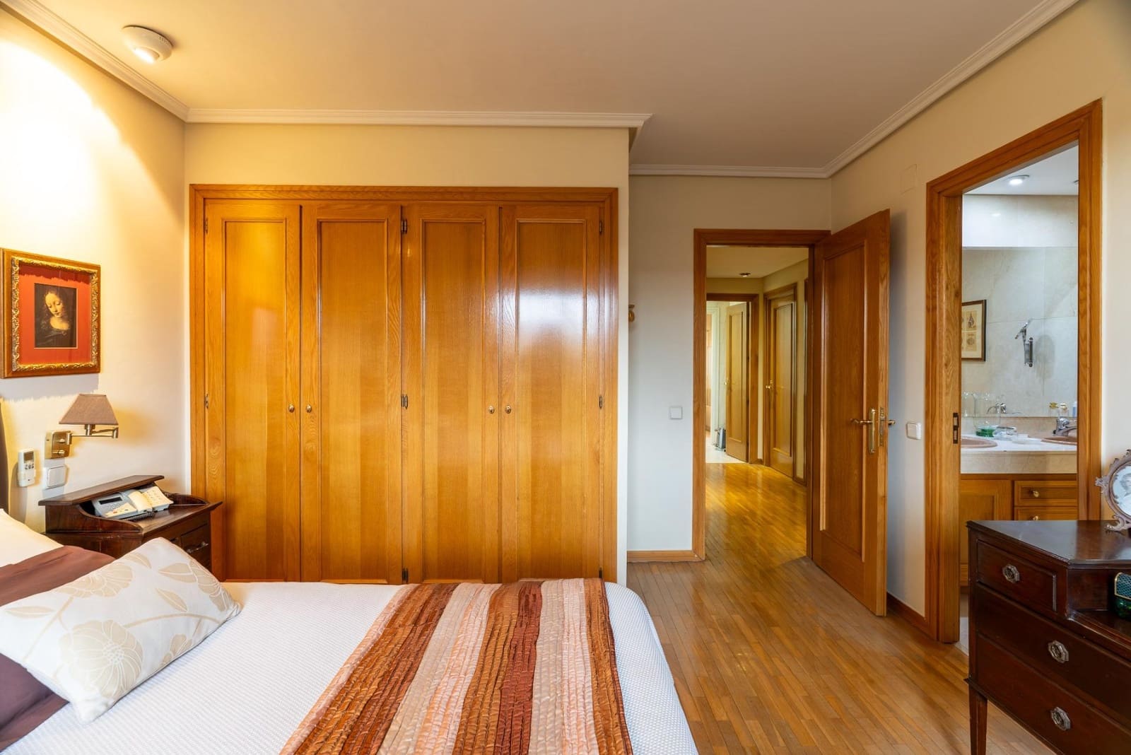 6 soverom Kjedet enebolig til salgs i Madrid by med svømmebasseng garasje - € 1 420 000 (Ref: 9568654)