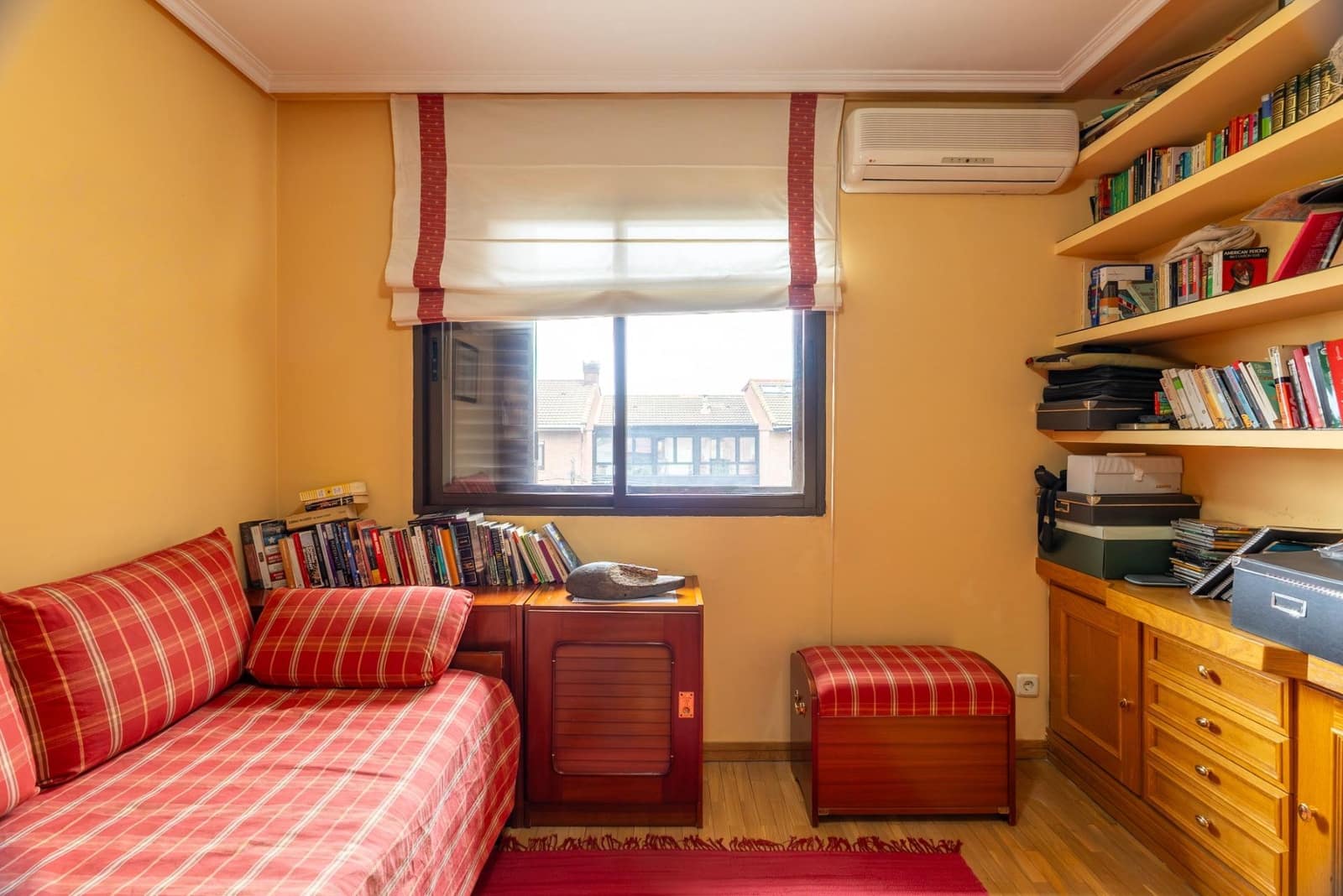 6 soverom Kjedet enebolig til salgs i Madrid by med svømmebasseng garasje - € 1 420 000 (Ref: 9568654)