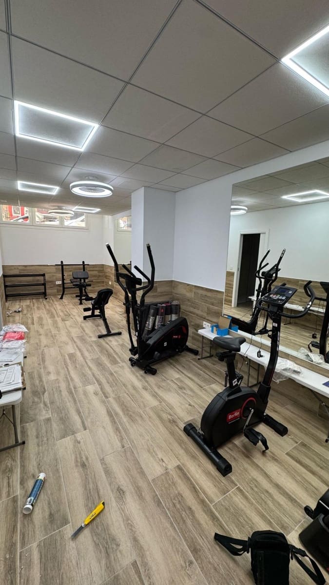 1 soverom Leilighet til salgs i Alicante by med svømmebasseng - € 245 000 (Ref: 9571168)