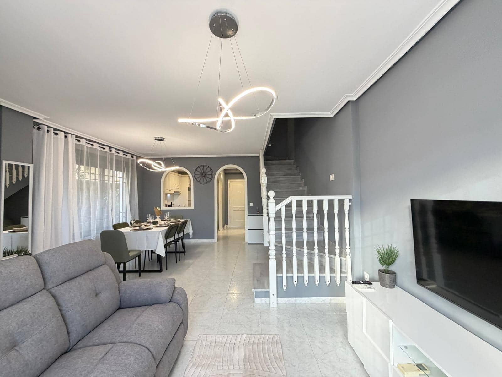 2 soverom Rekkehus til salgs i Orihuela Costa med svømmebasseng - € 249 900 (Ref: 9574629)