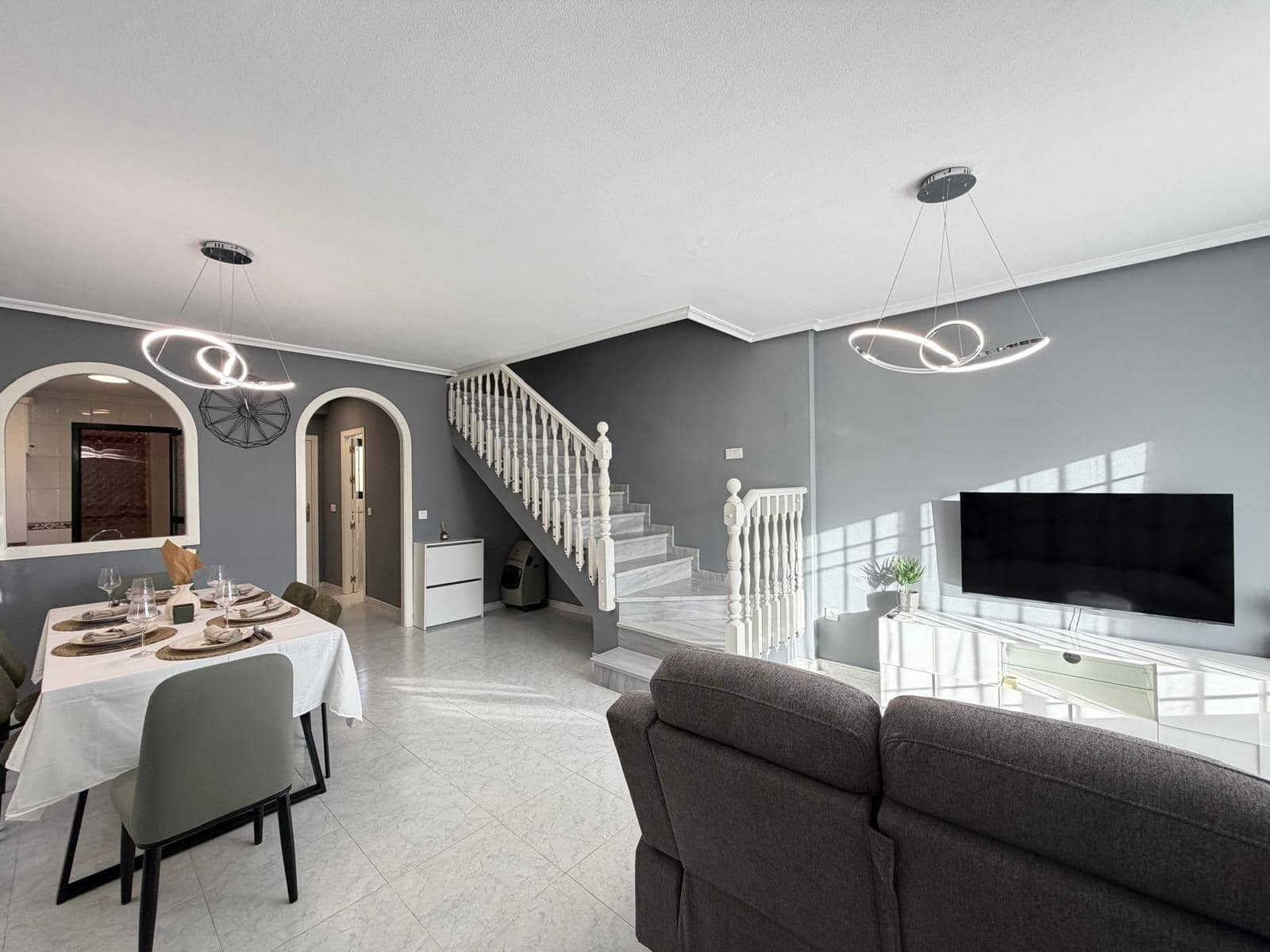 2 soverom Rekkehus til salgs i Orihuela Costa med svømmebasseng - € 249 900 (Ref: 9574629)