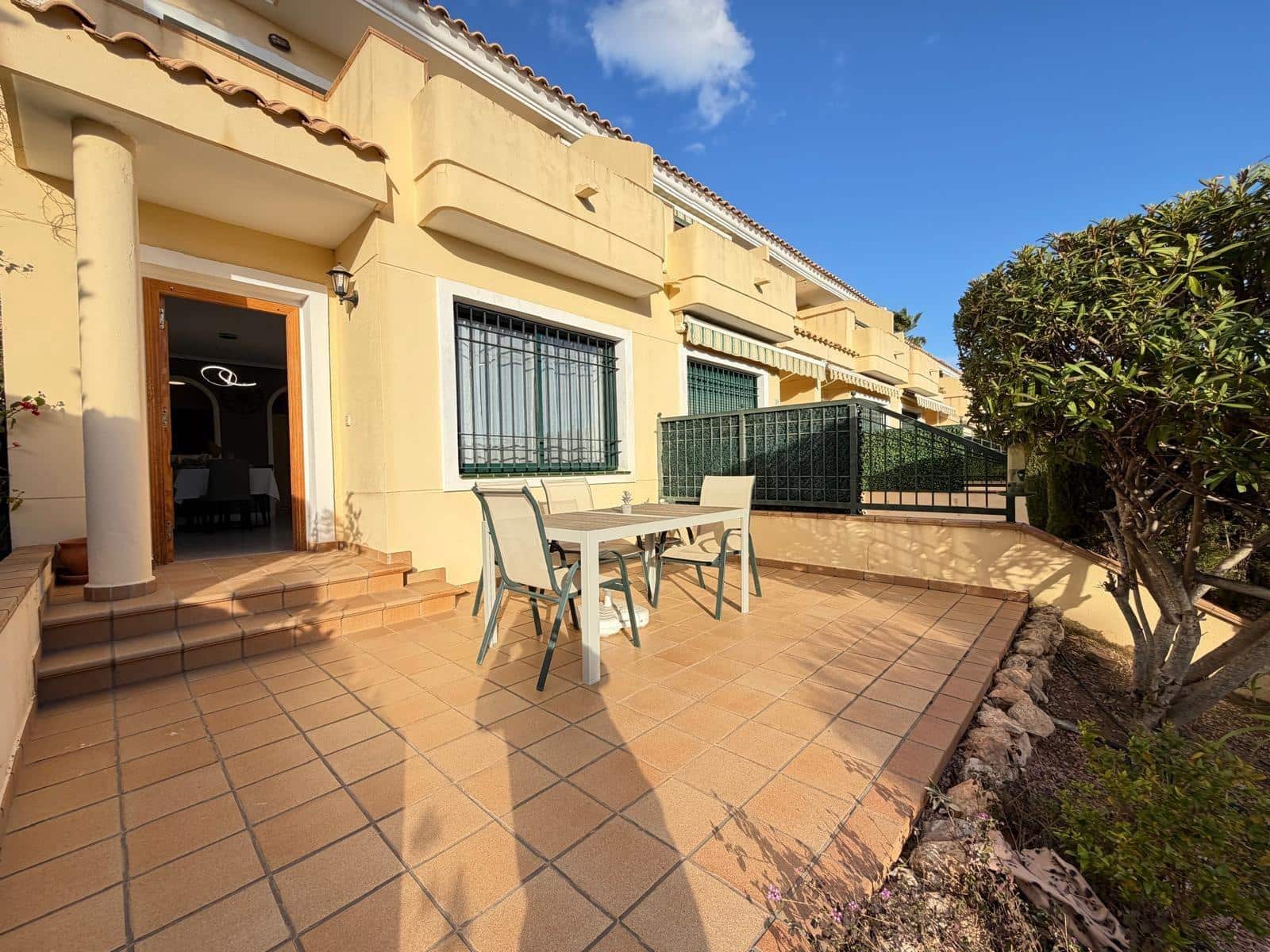 2 soverom Rekkehus til salgs i Orihuela Costa med svømmebasseng - € 249 900 (Ref: 9574629)