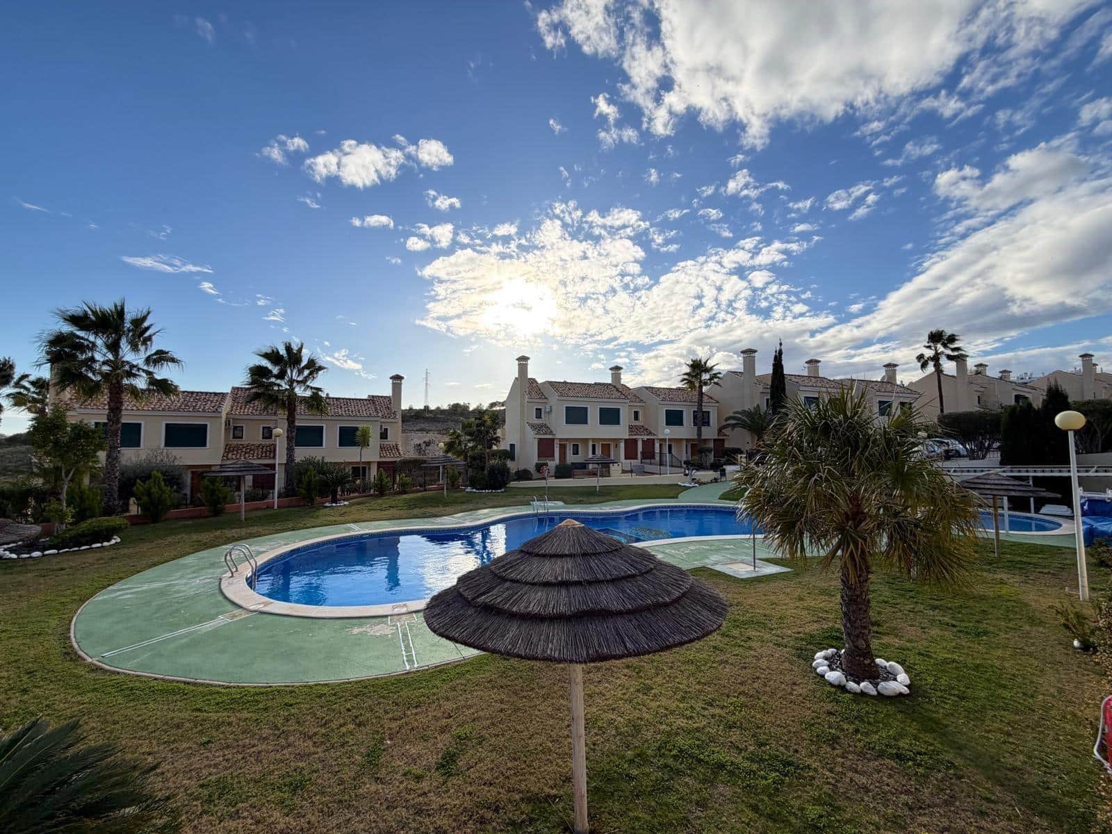 2 soverom Rekkehus til salgs i Orihuela Costa med svømmebasseng - € 249 900 (Ref: 9574629)