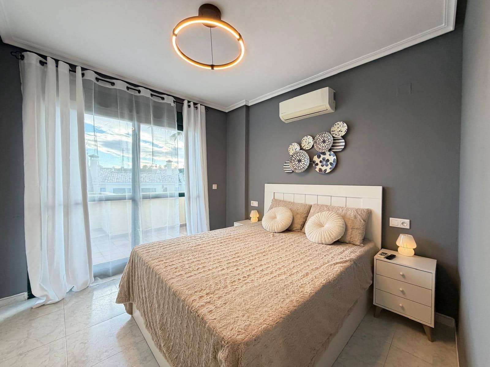 2 soverom Rekkehus til salgs i Orihuela Costa med svømmebasseng - € 249 900 (Ref: 9574629)