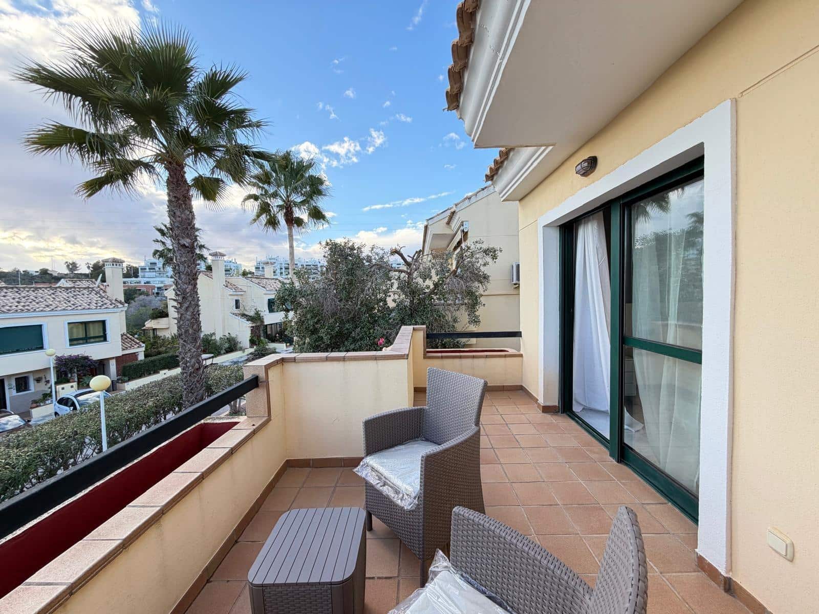 2 soverom Rekkehus til salgs i Orihuela Costa med svømmebasseng - € 249 900 (Ref: 9574629)