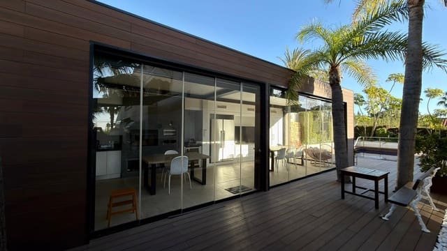 6 soveværelse Villa til salg i Benidorm med swimmingpool - € 1.295.000 (Ref: 9574630)