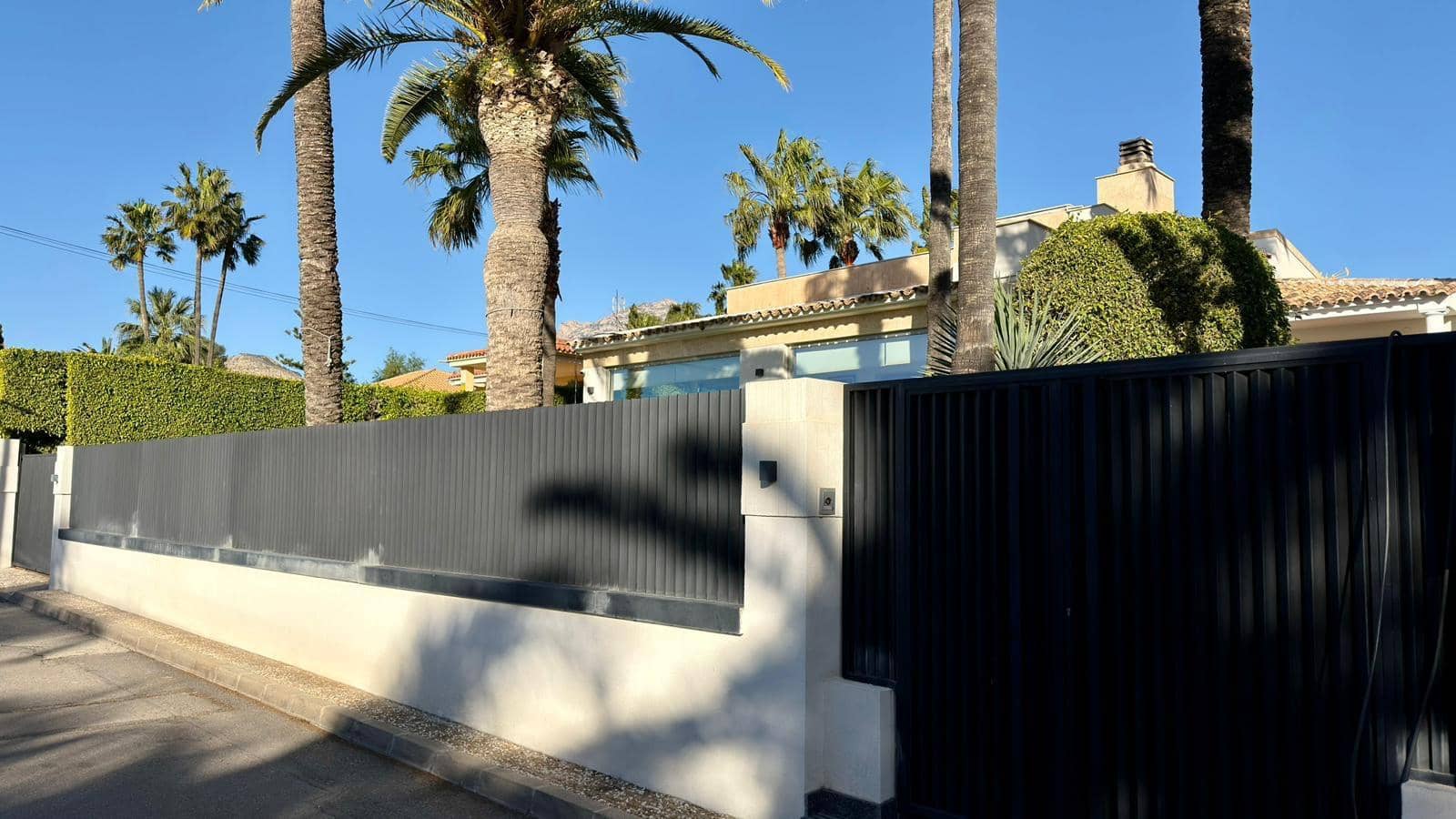 6 soveværelse Villa til salg i Benidorm med swimmingpool - € 1.295.000 (Ref: 9574630)