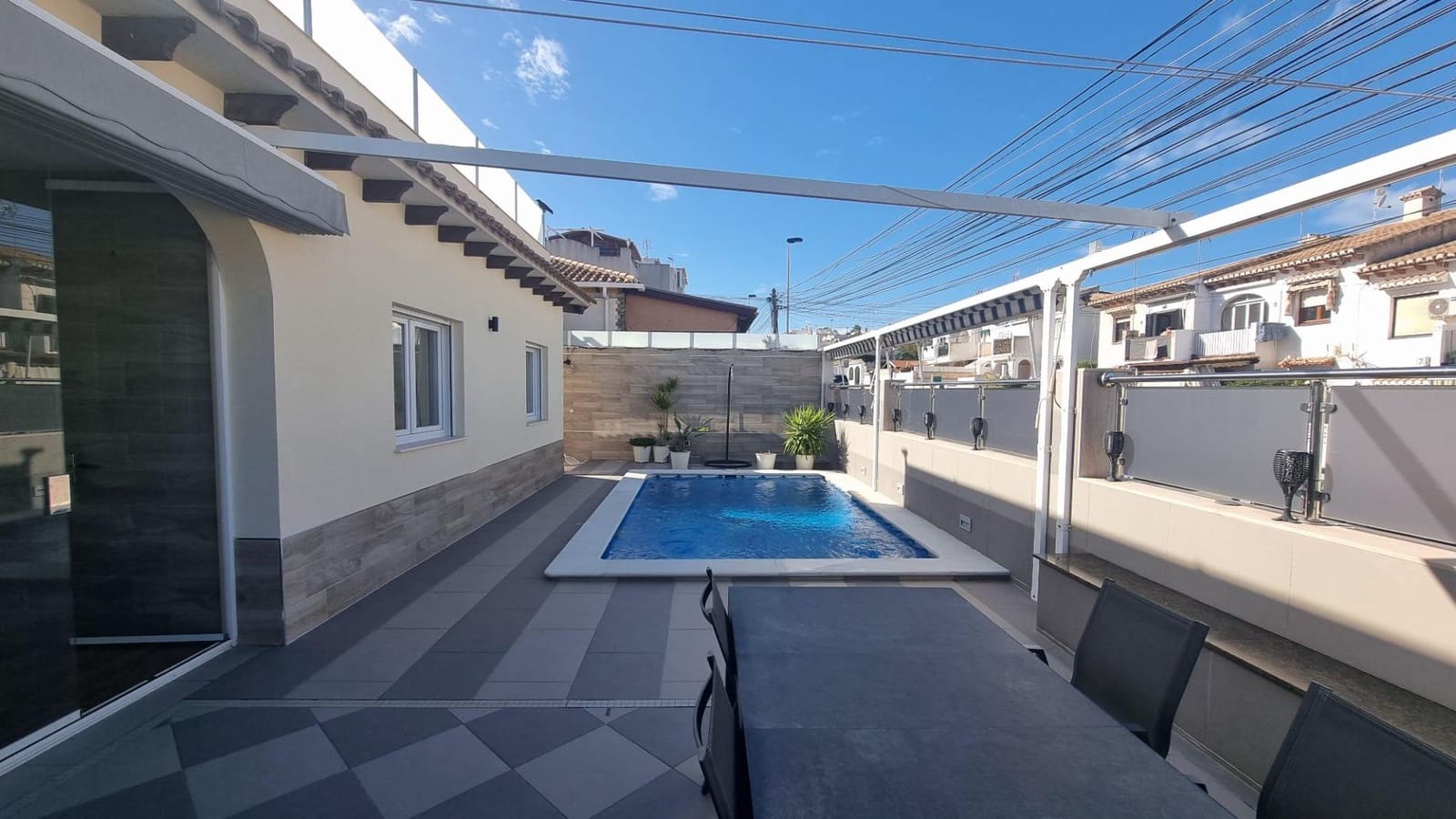5 Zimmer Villa zu verkaufen in Los Balcones mit Pool Garage - 499.000 € (Ref: 9576704)