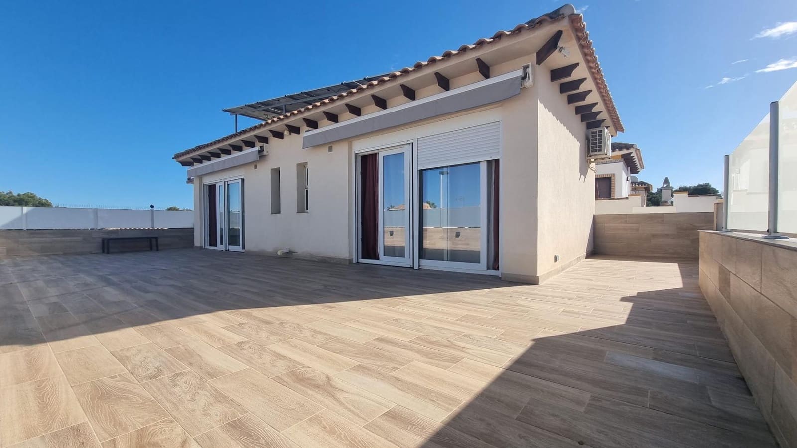 5 Zimmer Villa zu verkaufen in Los Balcones mit Pool Garage - 499.000 € (Ref: 9576704)