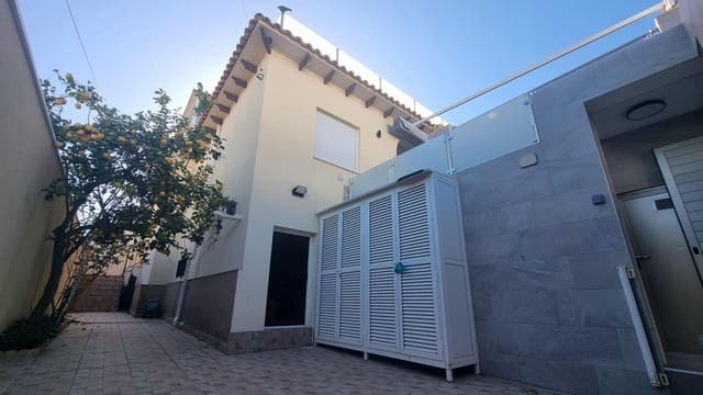 5 Zimmer Villa zu verkaufen in Los Balcones mit Pool Garage - 499.000 € (Ref: 9576704)