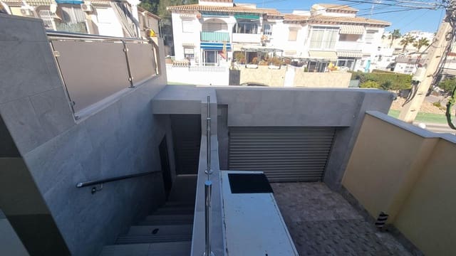 5 Zimmer Villa zu verkaufen in Los Balcones mit Pool Garage - 499.000 € (Ref: 9576704)