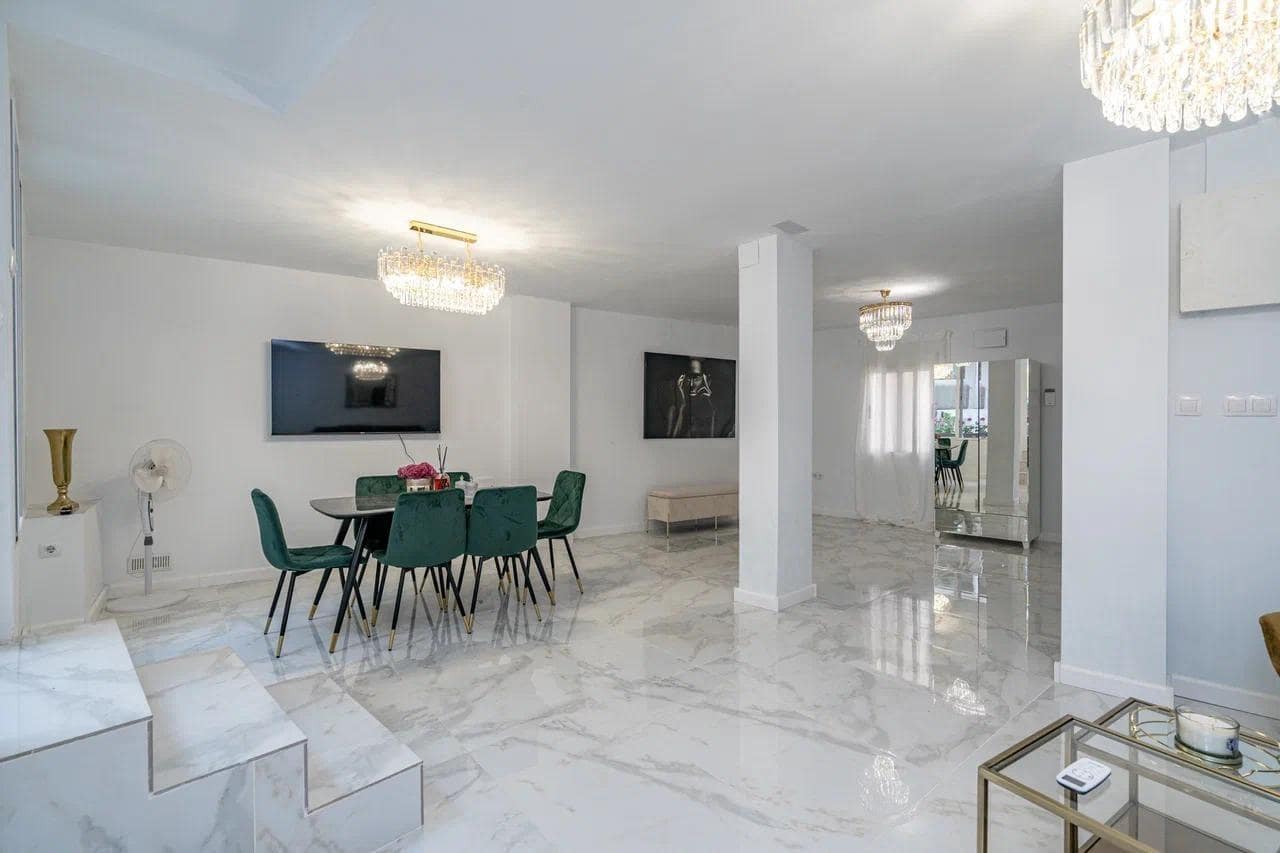 Adosado de 4 habitaciones en Sagunto / Sagunt en venta - 250.000 € (Ref: 9578759)