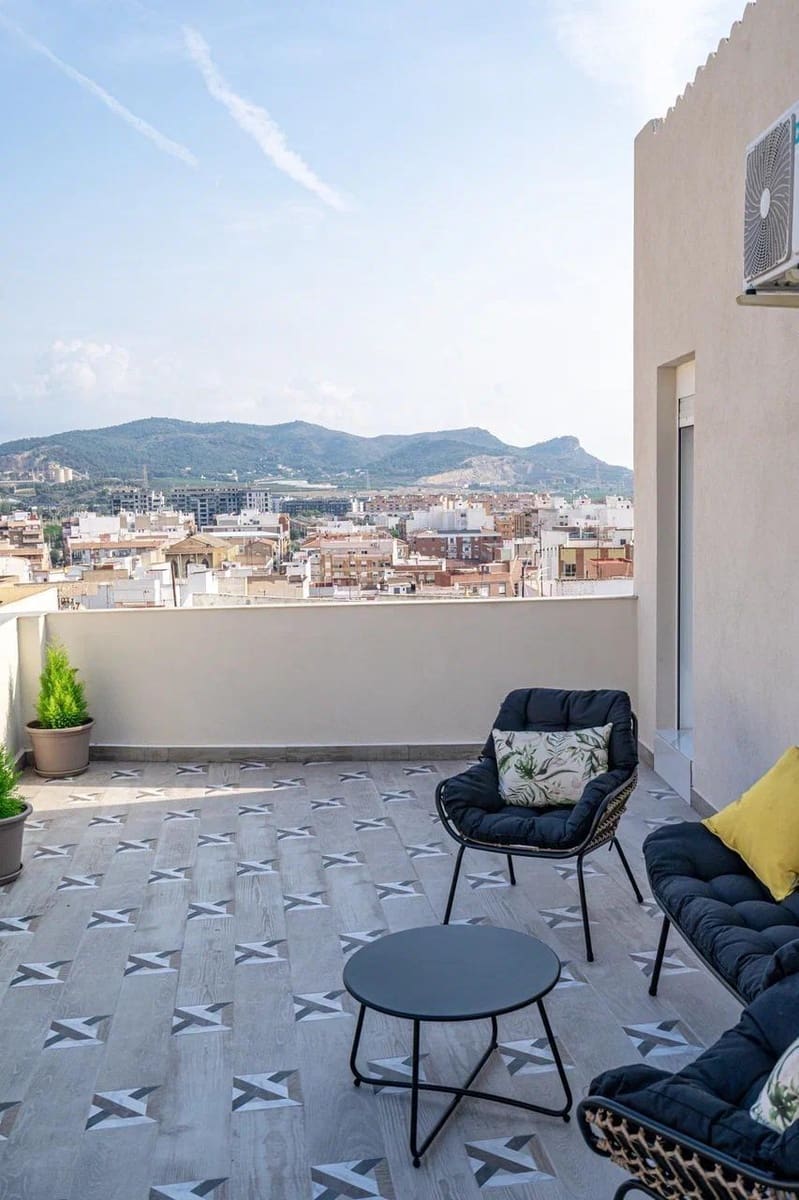 Adosado de 4 habitaciones en Sagunto / Sagunt en venta - 250.000 € (Ref: 9578759)