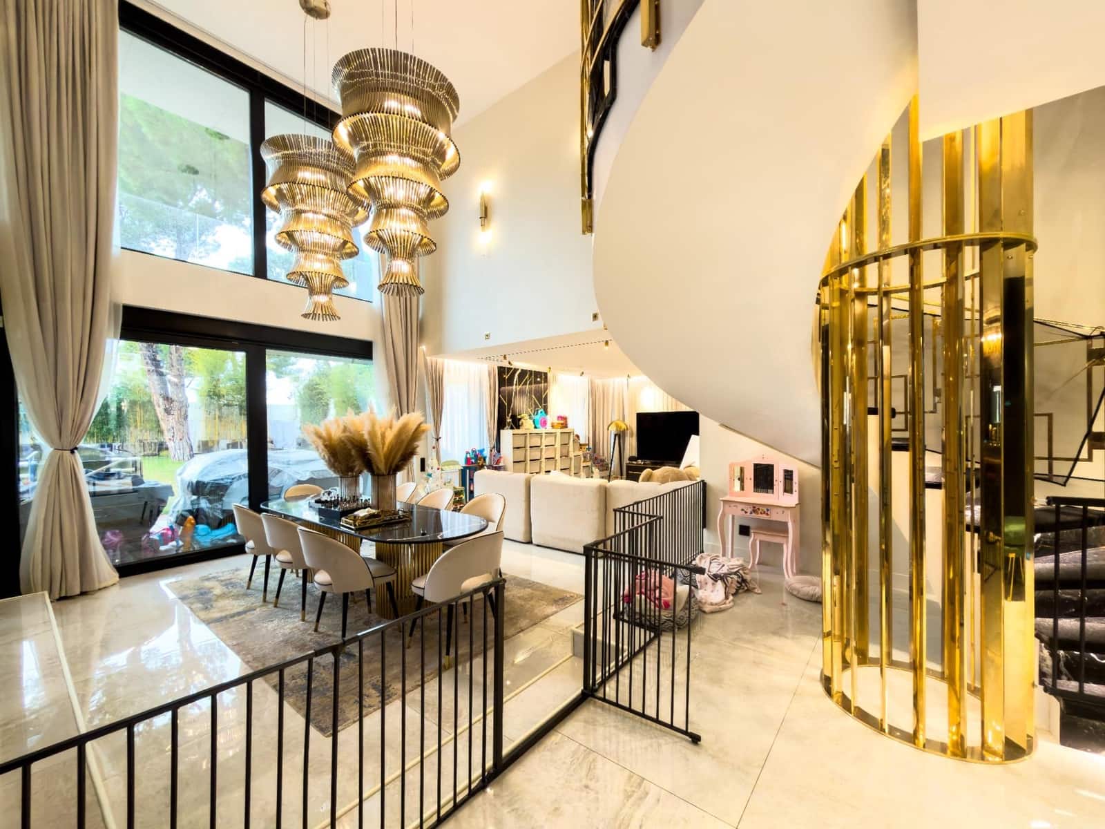 5 makuuhuone Huvila myytävänä paikassa Pozuelo de Alarcon mukana uima-altaan 
autotalli - 3 000 000 € (Ref: 9582943)