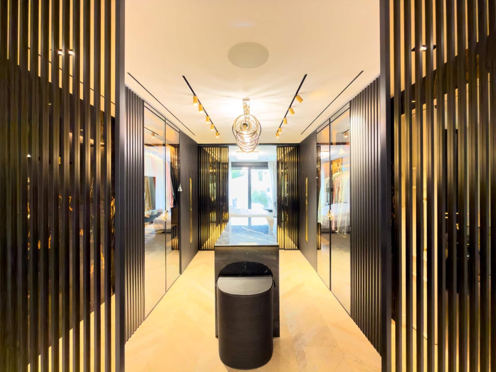 5 makuuhuone Huvila myytävänä paikassa Pozuelo de Alarcon mukana uima-altaan 
autotalli - 3 000 000 € (Ref: 9582943)