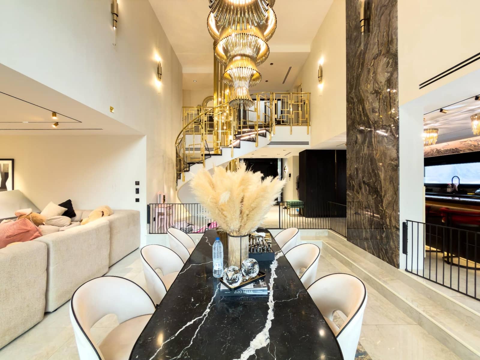 5 makuuhuone Huvila myytävänä paikassa Pozuelo de Alarcon mukana uima-altaan 
autotalli - 3 000 000 € (Ref: 9582943)