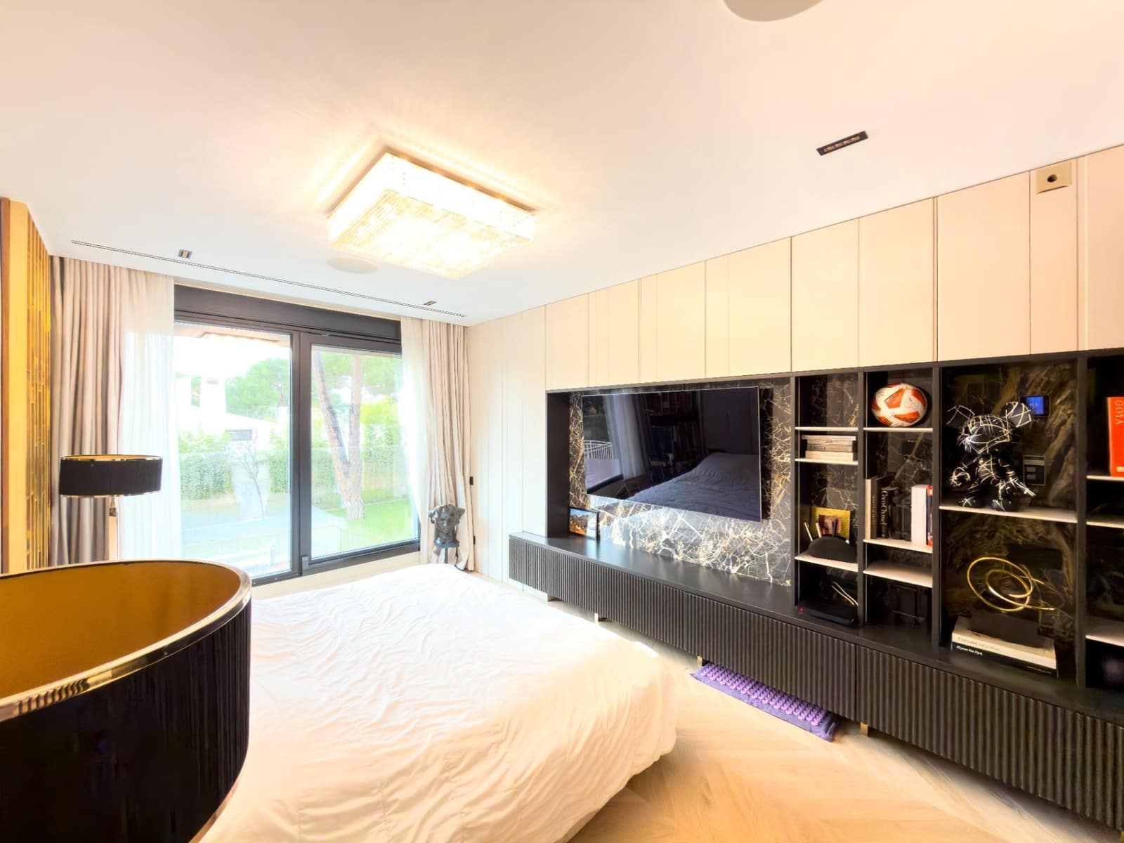 5 makuuhuone Huvila myytävänä paikassa Pozuelo de Alarcon mukana uima-altaan 
autotalli - 3 000 000 € (Ref: 9582943)