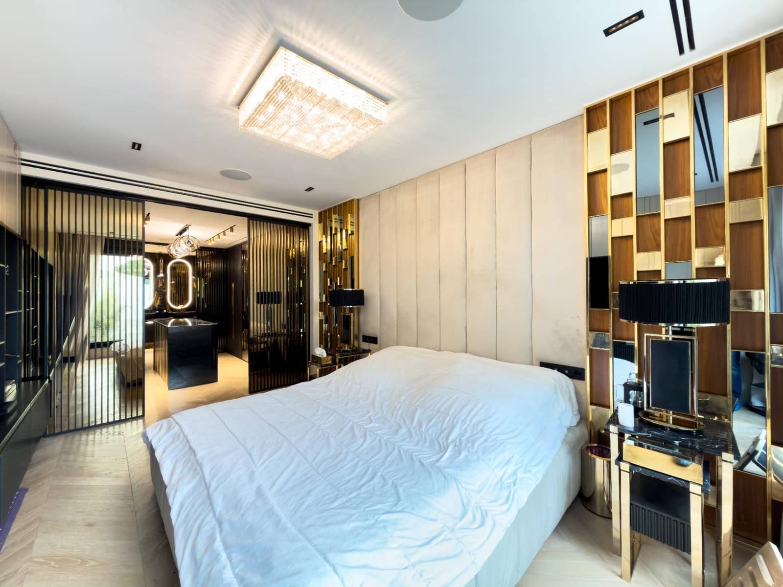 5 makuuhuone Huvila myytävänä paikassa Pozuelo de Alarcon mukana uima-altaan 
autotalli - 3 000 000 € (Ref: 9582943)