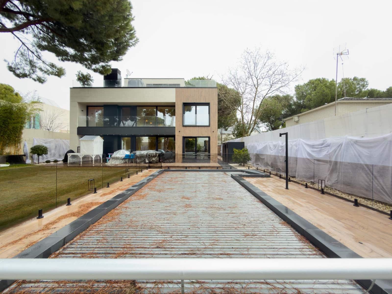 5 makuuhuone Huvila myytävänä paikassa Pozuelo de Alarcon mukana uima-altaan 
autotalli - 3 000 000 € (Ref: 9582943)