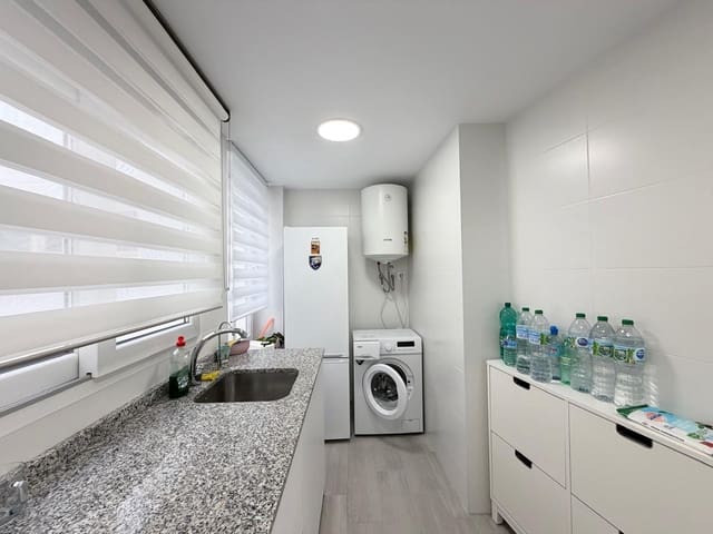 Apartamento de 3 habitaciones en Playa de los Locos, Torrevieja en venta con garaje - 273.000 € (Ref: 9582946)