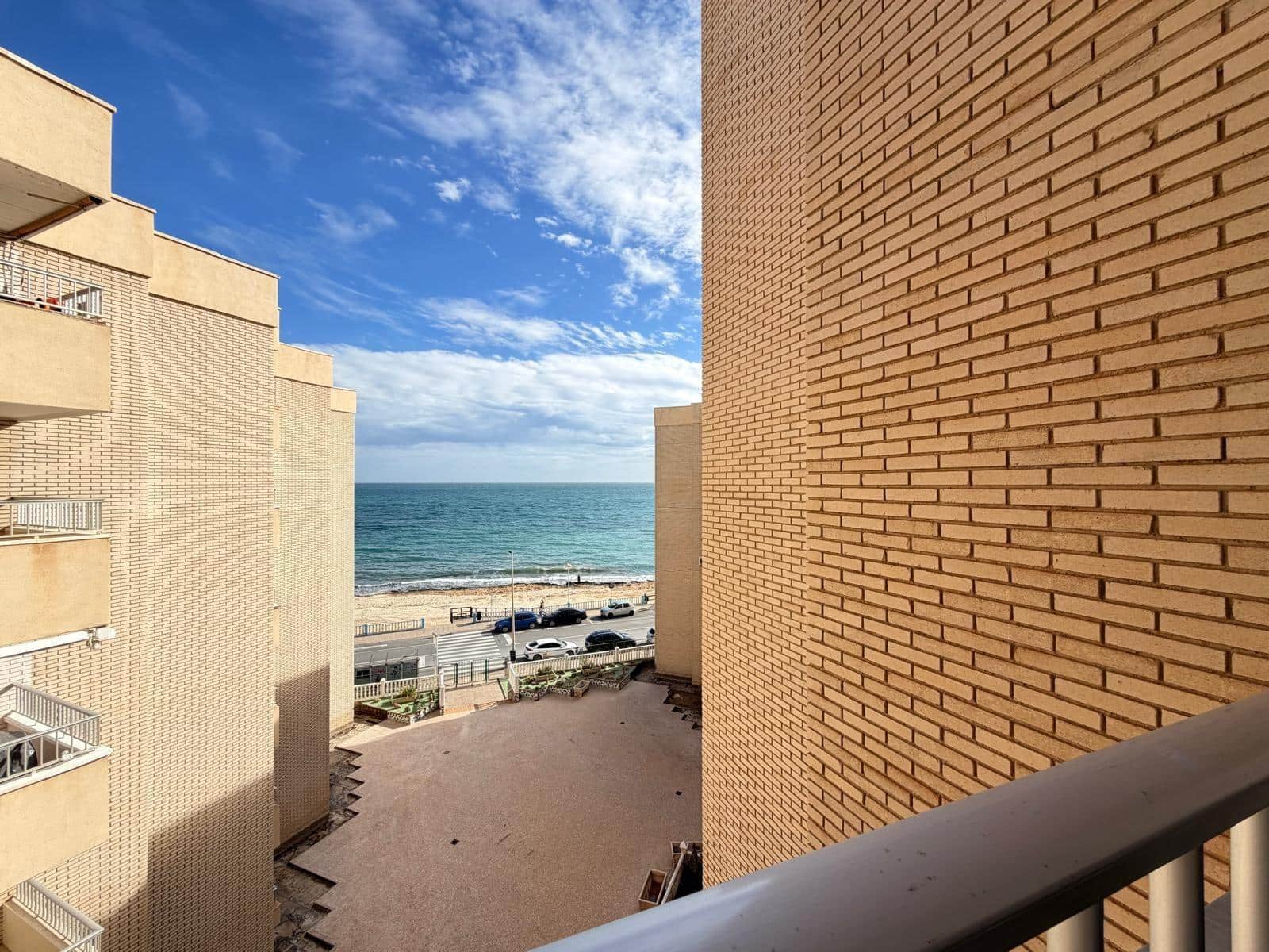 Apartamento de 3 habitaciones en Torrevieja en venta con garaje - 273.000 € (Ref: 9582946)