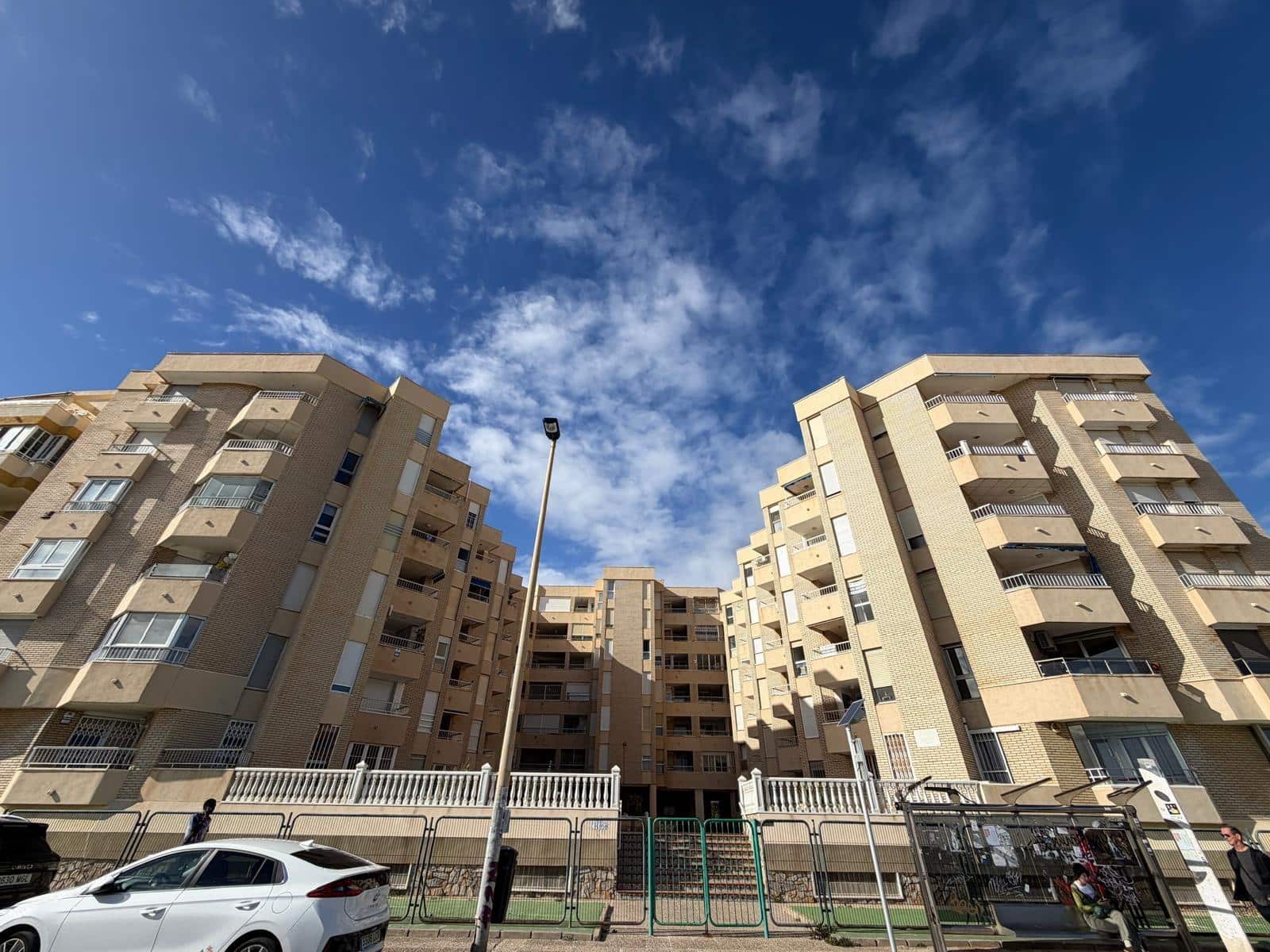 Apartamento de 3 habitaciones en Torrevieja en venta con garaje - 273.000 € (Ref: 9582946)