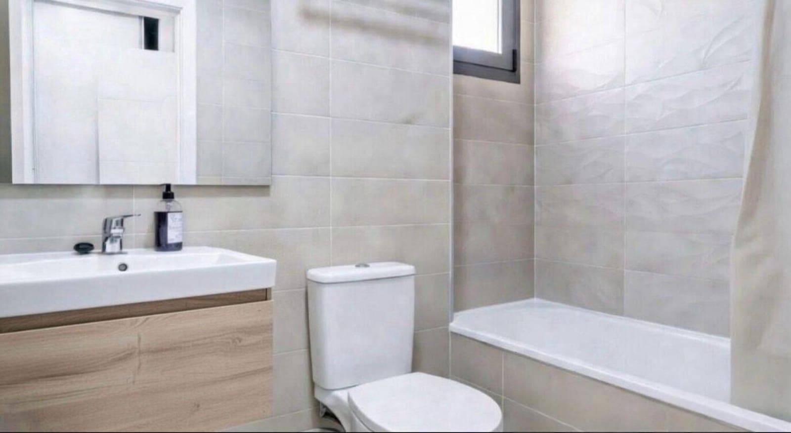 3 soveværelse Lejlighed til salg i Madrid by med swimmingpool - € 620.000 (Ref: 9586496)