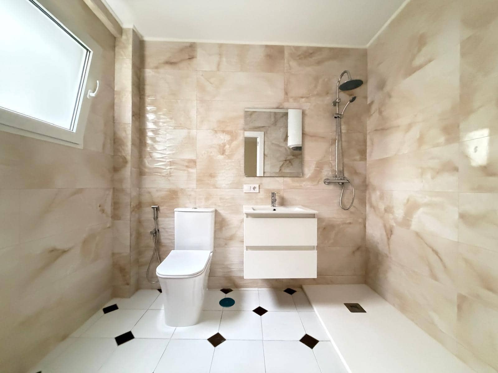 3 makuuhuone Huoneisto myytävänä paikassa Torrevieja - 159 000 € (Ref: 9591286)