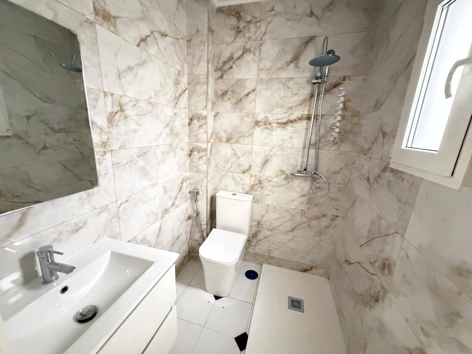 3 makuuhuone Huoneisto myytävänä paikassa Torrevieja - 159 000 € (Ref: 9591286)