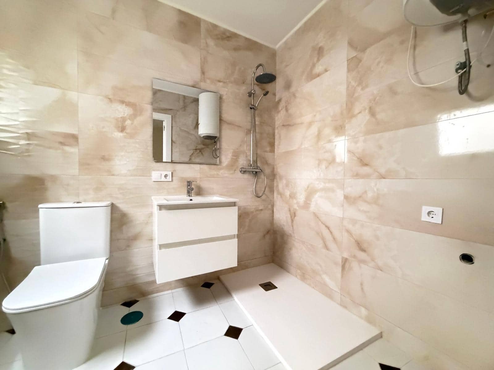 3 makuuhuone Huoneisto myytävänä paikassa Torrevieja - 159 000 € (Ref: 9591286)