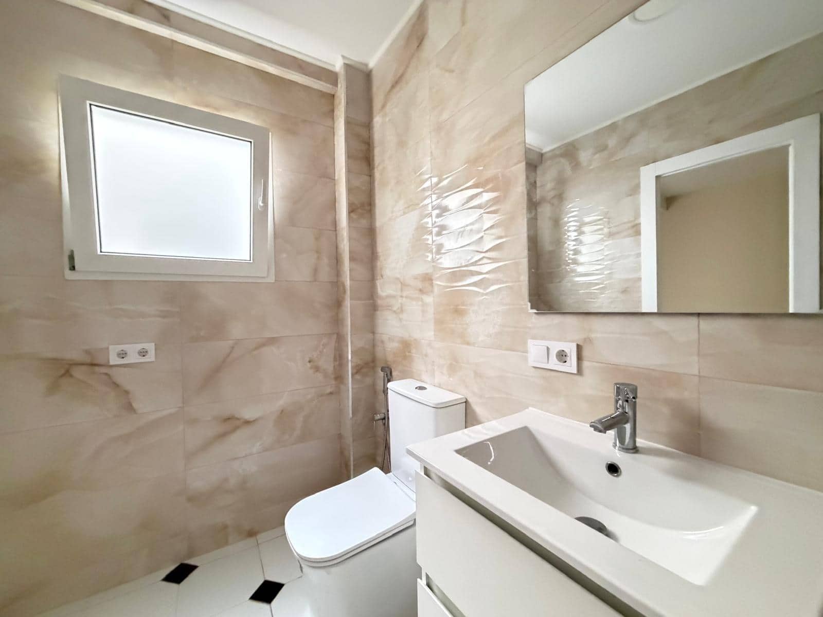 3 makuuhuone Huoneisto myytävänä paikassa Torrevieja - 159 000 € (Ref: 9591286)